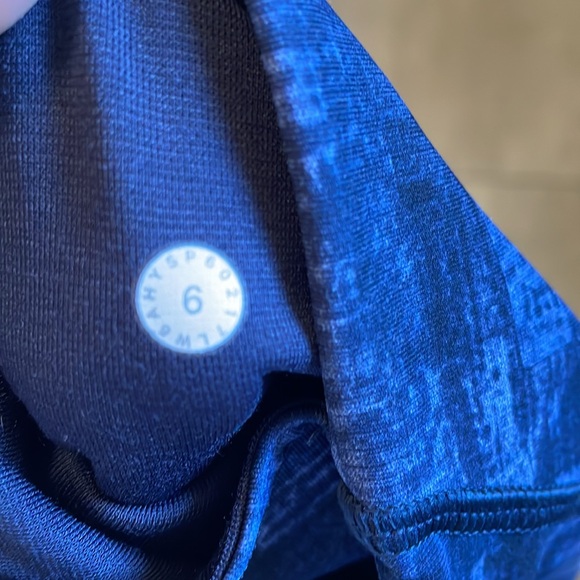 Lululemon Train Time Crops - Picture 3 of 4